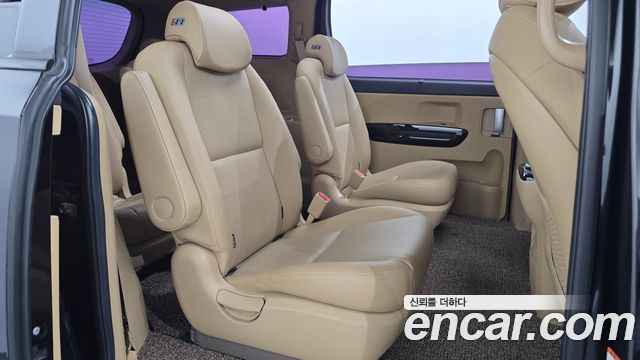 Kia Carnival 9-Seater Prstige 2019 — фото 12
