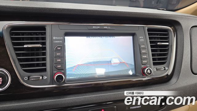 Kia Carnival 9-Seater Prstige 2019 — фото 16