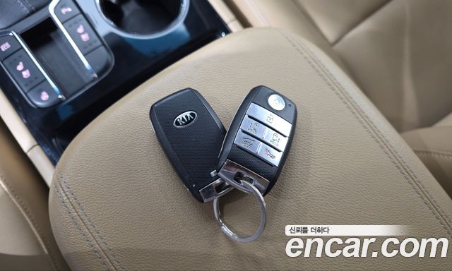 Kia Carnival 9-Seater Prstige 2019 — фото 17