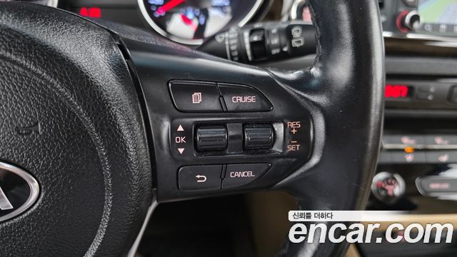 Kia Carnival 9-Seater Prstige 2019 — фото 18