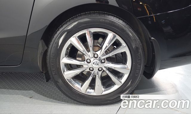 Kia Carnival 9-Seater Prstige 2019 — фото 21