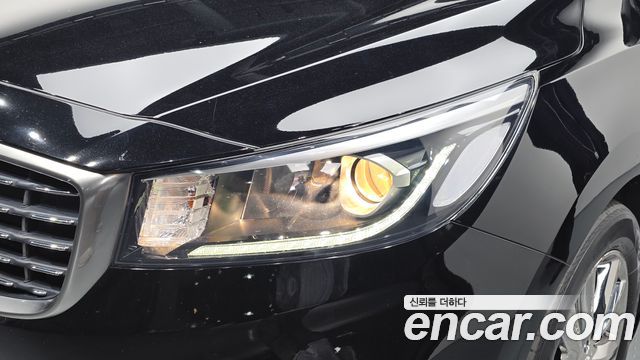 Kia Carnival 9-Seater Prstige 2019 — фото 22