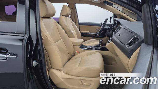 Kia Carnival 9-Seater Prstige 2019 — фото 26
