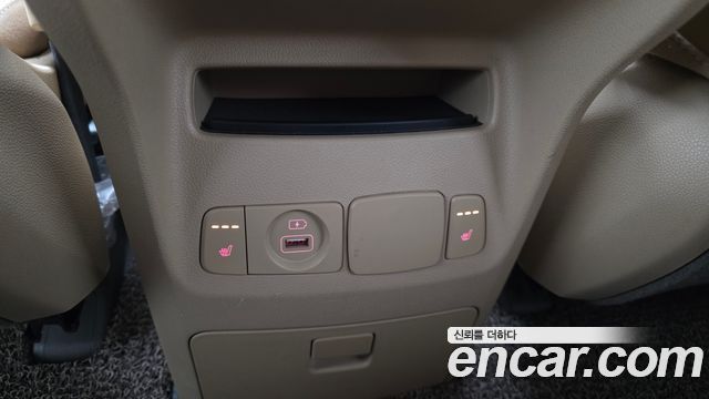Kia Carnival 9-Seater Prstige 2019 — фото 33