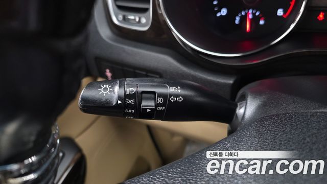 Kia Carnival 9-Seater Prstige 2019 — фото 34