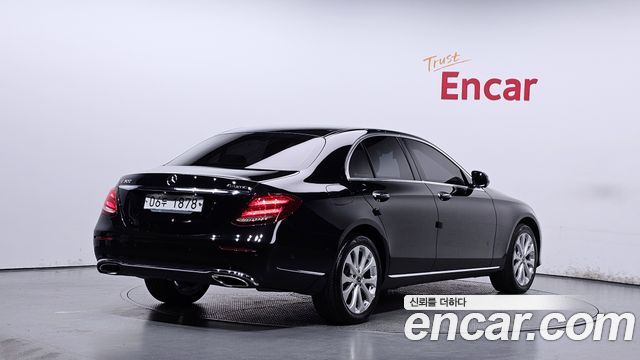 Mercedes-Benz E-Class (W213) E300 4MATIC Exclusive 2018 — фото 2