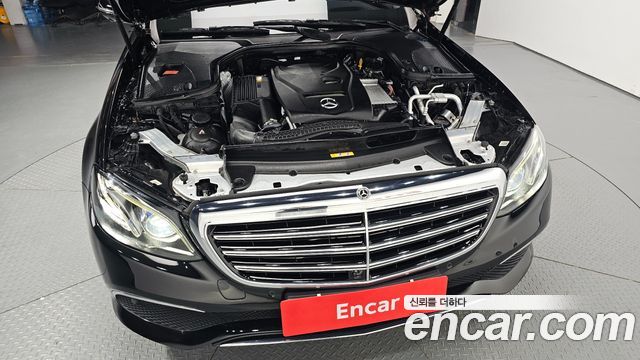 Mercedes-Benz E-Class (W213) E300 4MATIC Exclusive 2018 — фото 6