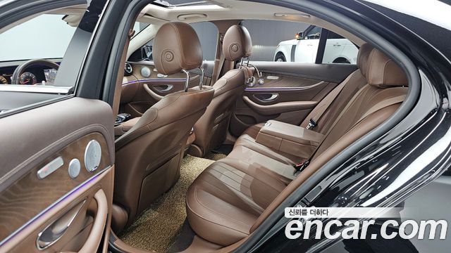 Mercedes-Benz E-Class (W213) E300 4MATIC Exclusive 2018 — фото 11