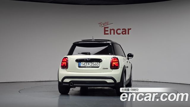 MINI Cooper Classic Plus 3rd 2022 — фото 4