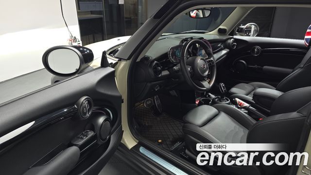 MINI Cooper Classic Plus 3rd 2022 — фото 10