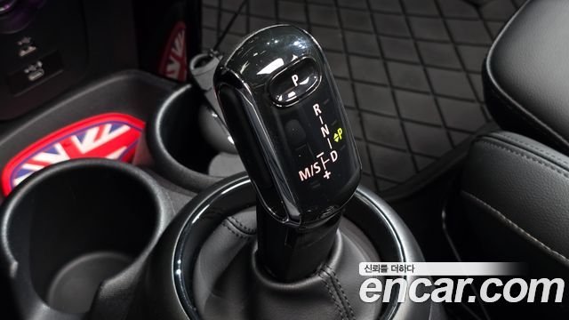 MINI Cooper Classic Plus 3rd 2022 — фото 15