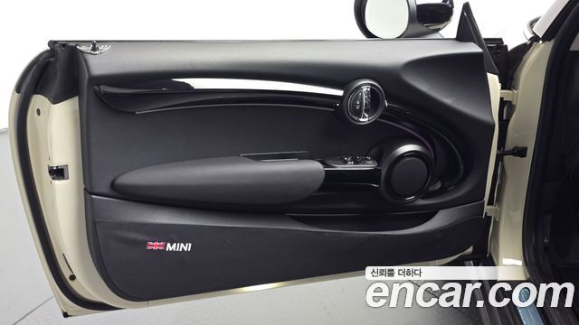 MINI Cooper Classic Plus 3rd 2022 — фото 24