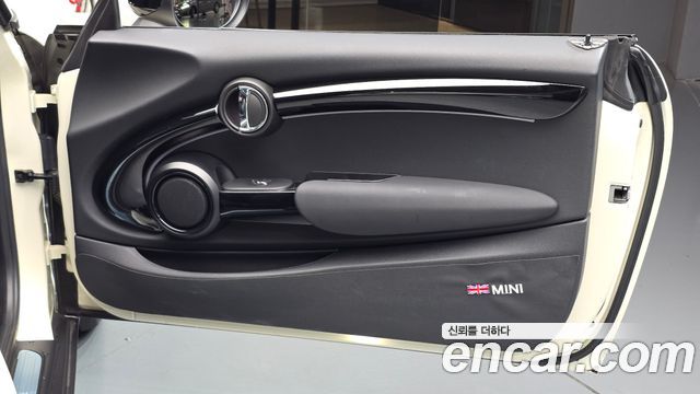 MINI Cooper Classic Plus 3rd 2022 — фото 25