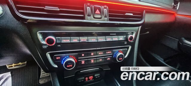 Kia K5 (II) 2.0 SX Prestige 2017 — фото 20