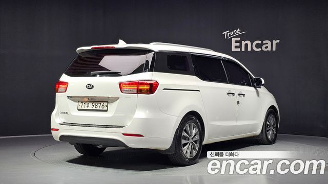 Kia Carnival 11-seater Prestige 2018 — фото 2