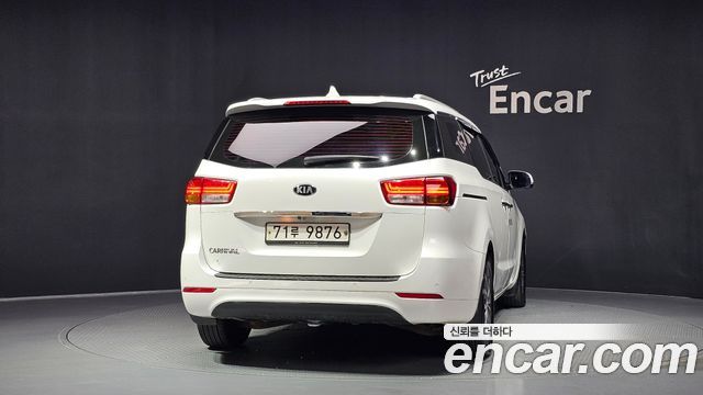 Kia Carnival 11-seater Prestige 2018 — фото 4
