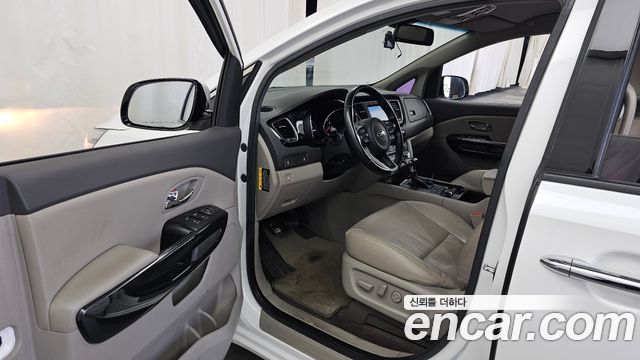 Kia Carnival 11-seater Prestige 2018 — фото 10