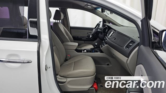 Kia Carnival 11-seater Prestige 2018 — фото 11
