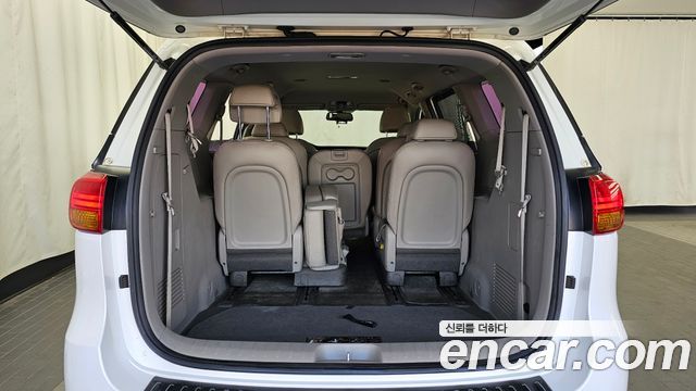 Kia Carnival 11-seater Prestige 2018 — фото 20