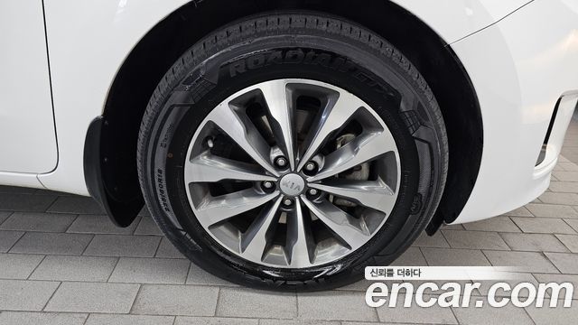 Kia Carnival 11-seater Prestige 2018 — фото 21