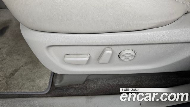 Kia Carnival 11-seater Prestige 2018 — фото 31