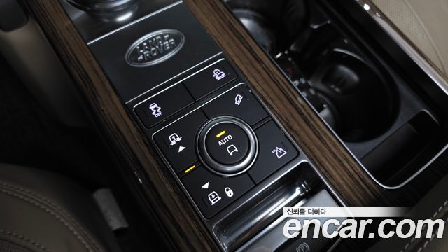 Land Rover Range Rover (IV) 4.4 SDV8 Vogue SE DIESEL 2018 — фото 9
