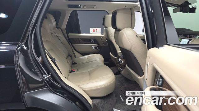 Land Rover Range Rover (IV) 4.4 SDV8 Vogue SE DIESEL 2018 — фото 12