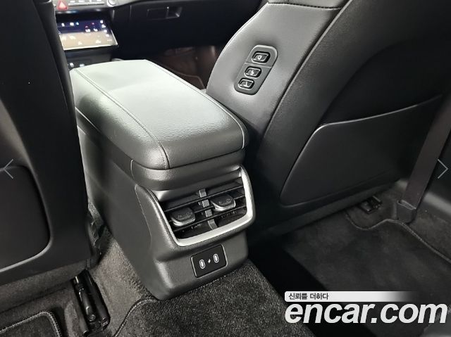 Hyundai Grandeur (GN7) 3,5 Gasoline 4WD Exclusive 2023 — фото 17