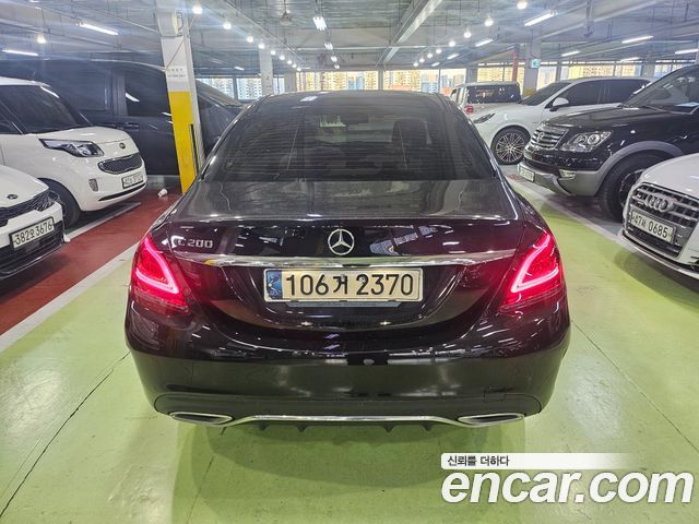 Mercedes-Benz C-Class (W205) C200 AMG Line 2021 — фото 4