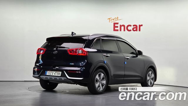 Kia Niro Prestige 2018 — фото 2