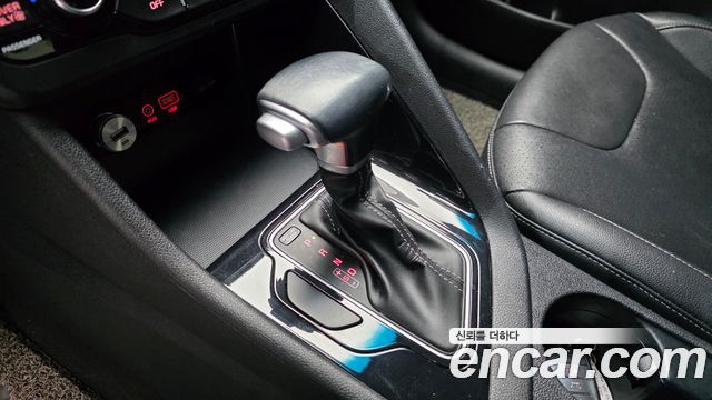 Kia Niro Prestige 2018 — фото 9