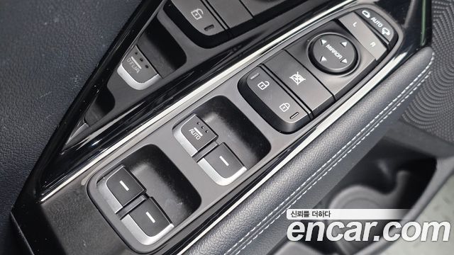 Kia Niro Prestige 2018 — фото 12