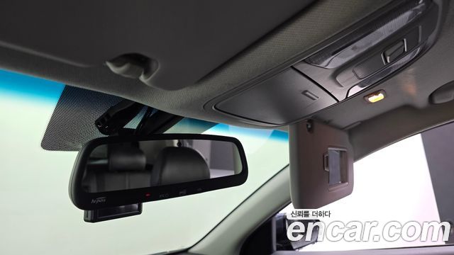 Kia Niro Prestige 2018 — фото 15