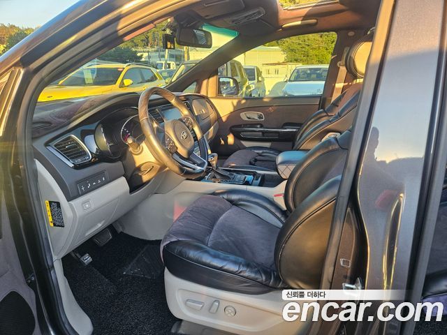 Kia Carnival 7-seater Limousine President 2018 — фото 10