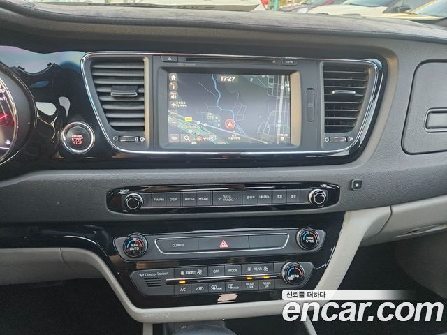 Kia Carnival 7-seater Limousine President 2018 — фото 18
