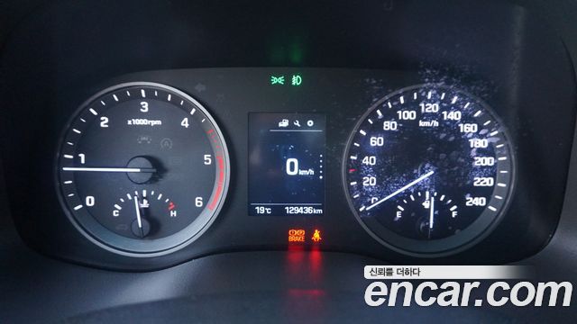 Hyundai Tucson Diesel 2.0 2WD Style 2016 — фото 15