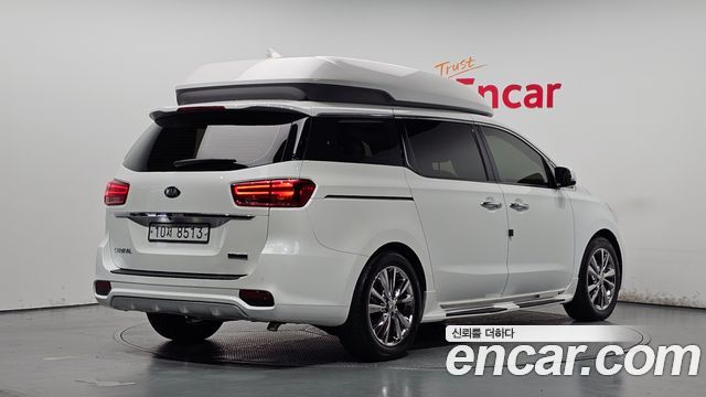 Kia Carnival 9-Seater Hi-Limousine Noblesse Special 2019 — фото 2