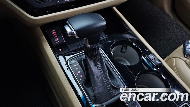 Kia Carnival 9-Seater Hi-Limousine Noblesse Special 2019 — фото 9