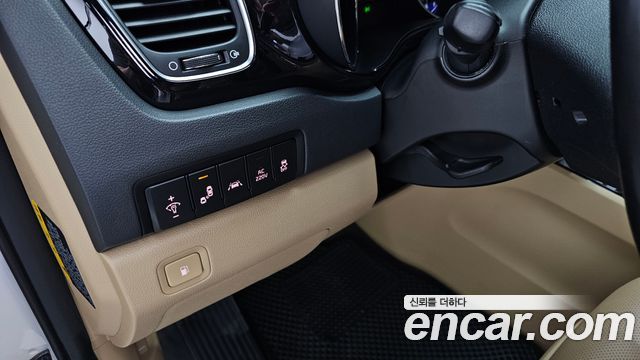 Kia Carnival 9-Seater Hi-Limousine Noblesse Special 2019 — фото 13