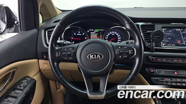 Kia Carnival 9-Seater Hi-Limousine Noblesse Special 2019 — фото 14