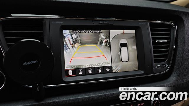 Kia Carnival 9-Seater Hi-Limousine Noblesse Special 2019 — фото 16
