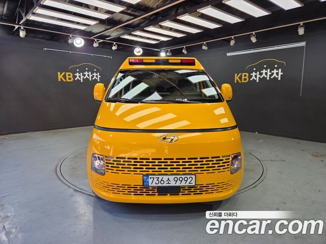 Hyundai Staria L3.5  Kinder Safety Car 11-Seater 2022 — фото 3