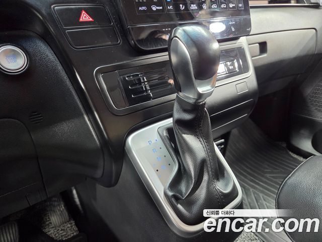 Hyundai Staria L3.5  Kinder Safety Car 11-Seater 2022 — фото 9