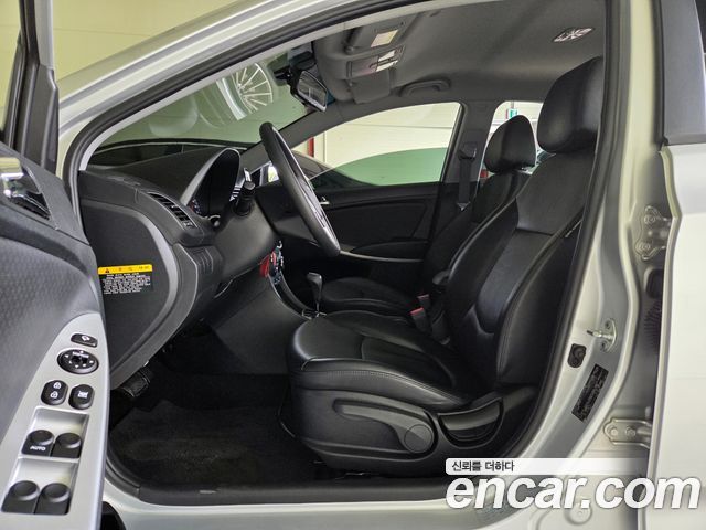 Hyundai Accent (New) 1.4 VVT Premier 2012 — фото 8