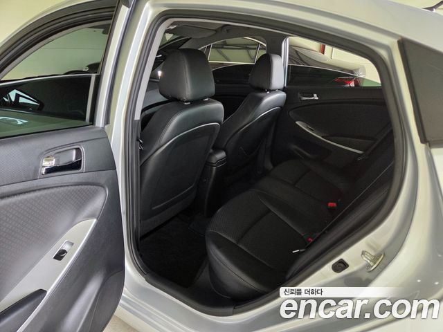 Hyundai Accent (New) 1.4 VVT Premier 2012 — фото 15