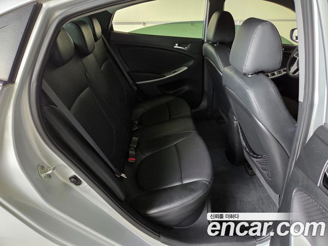 Hyundai Accent (New) 1.4 VVT Premier 2012 — фото 16