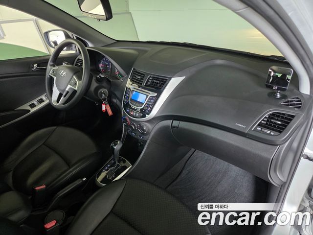 Hyundai Accent (New) 1.4 VVT Premier 2012 — фото 18