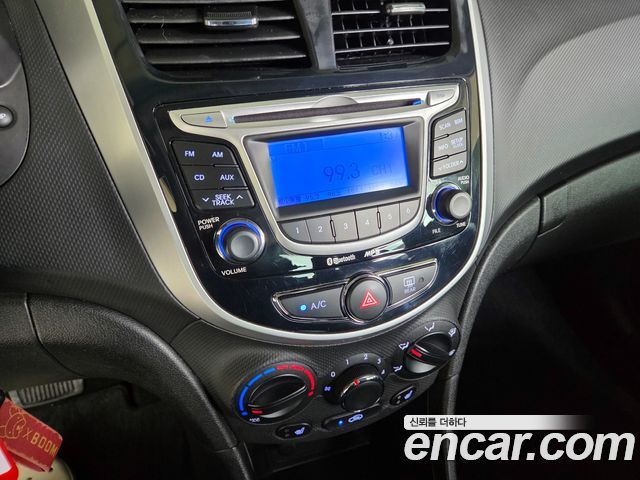 Hyundai Accent (New) 1.4 VVT Premier 2012 — фото 19