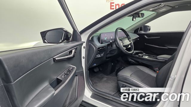 Kia EV6 Long Range Air 2023 — фото 10