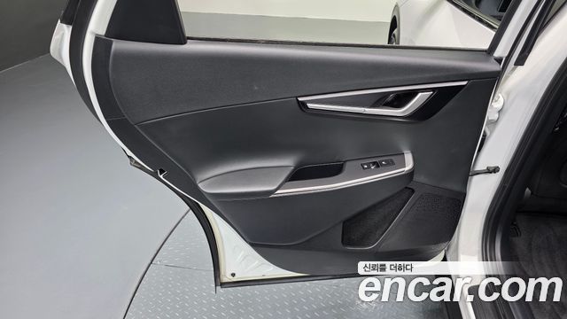 Kia EV6 Long Range Air 2023 — фото 25